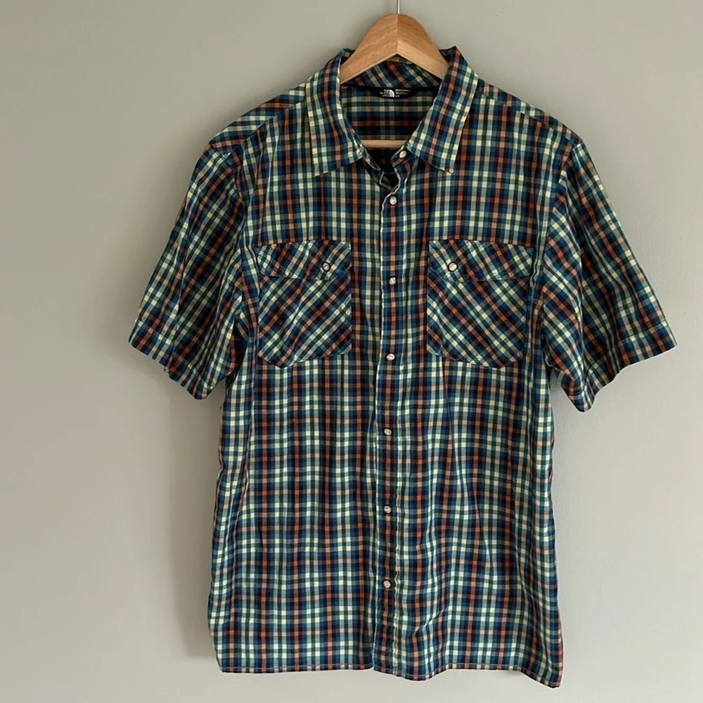 The North Face Men’s Pearl Button Western Style Outdoor Button Up Size Large